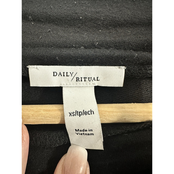 Daily Ritual Tunic Top Sweatshirt XS Black Stretch Cowl Neck Dolman Slv Casual - Picture 5 of 6